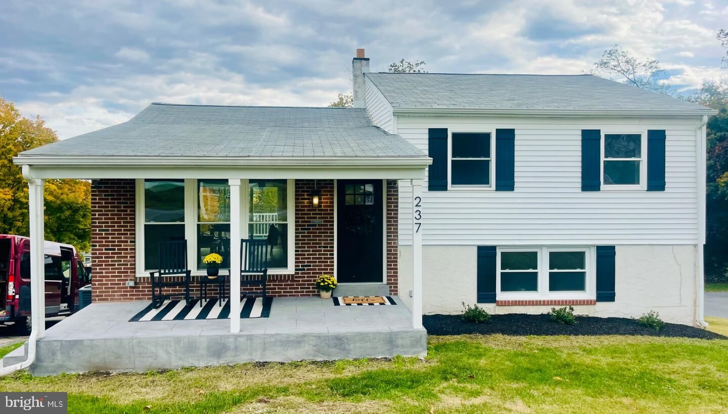 Property Photo:  237 E Valley Road  PA 19406