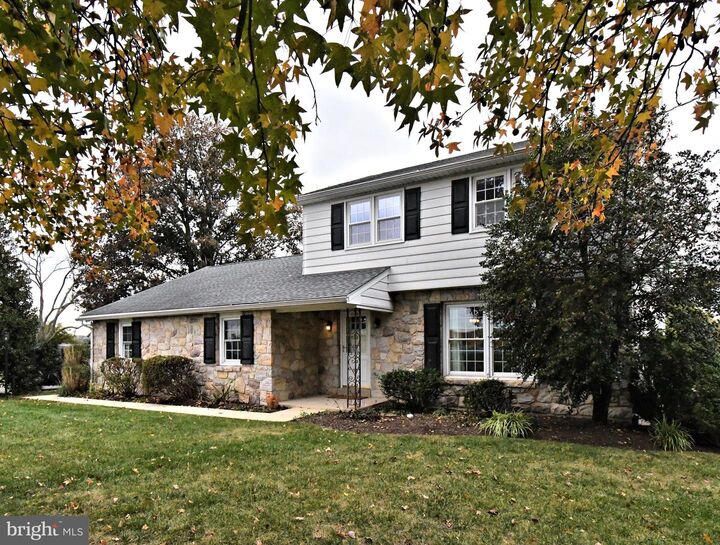 Property Photo:  704 Old Swede Road  PA 19518