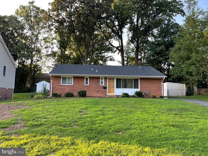 Property Photo:  7406 Kelvin Place  VA 22151