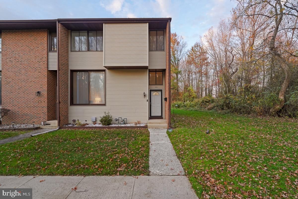 Property Photo:  158 Henderson Place  NJ 08520 