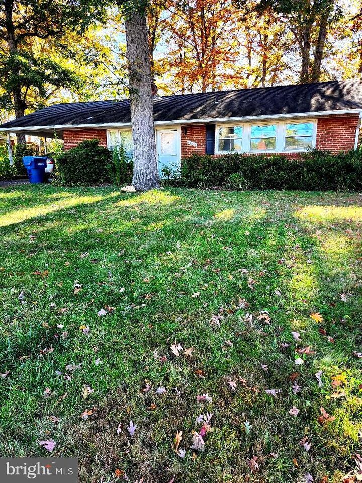 Property Photo:  14801 Carlbern Drive  VA 20120 