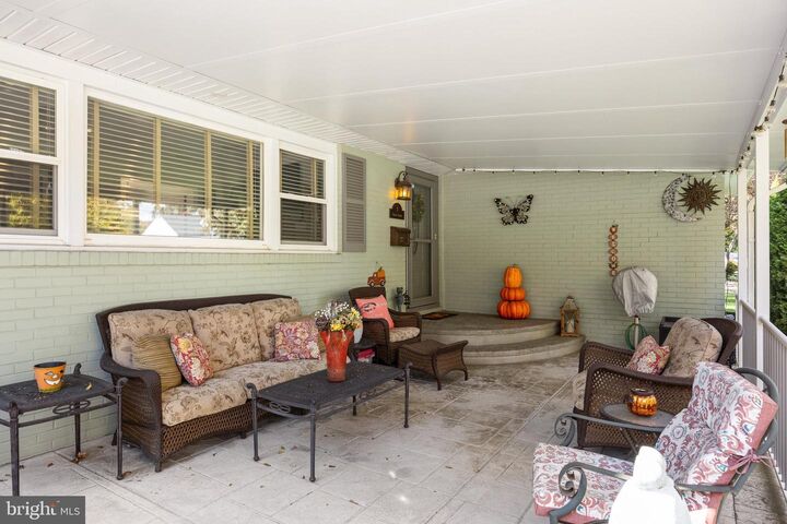 Property Photo:  8 Linden Avenue  NJ 08077 