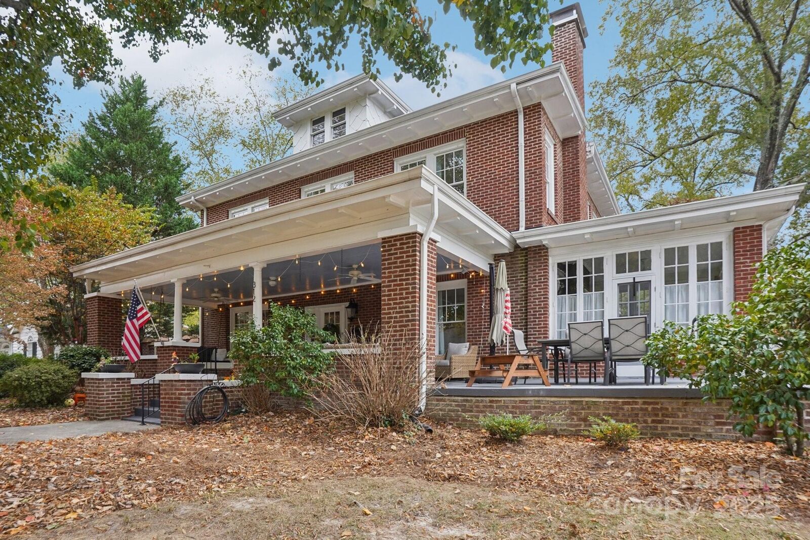 Property Photo:  312 Union Street S  NC 28025 