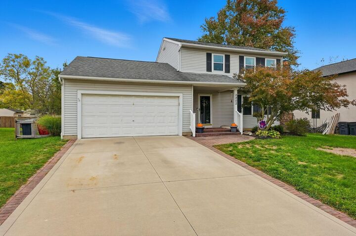 Property Photo:  2402 Clover Blossom Court  OH 43123