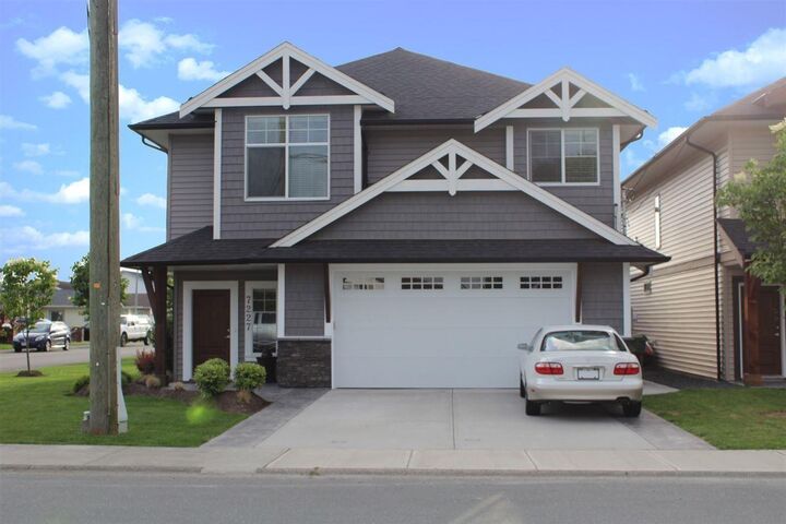 7227 Richardson Avenue  Sardis BC V2R 1H2 photo