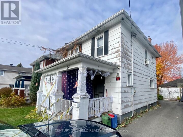 Property Photo:  221 5th Street East  ON K6H 2L7