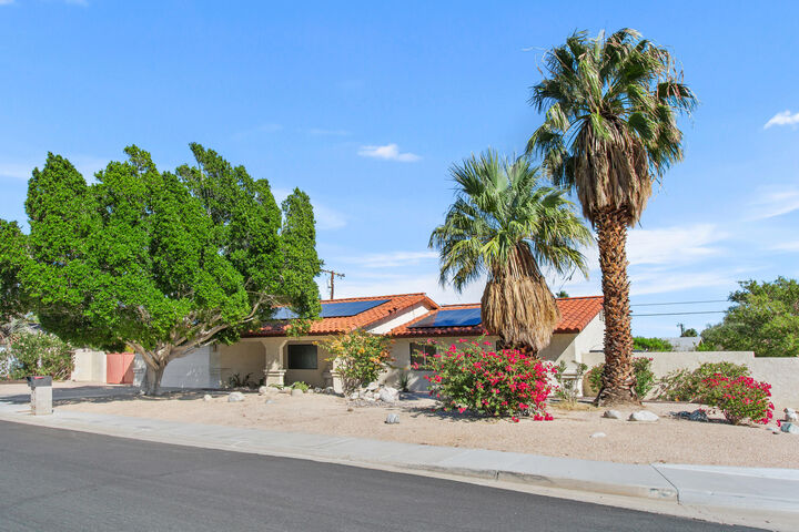 Property Photo:  2910 N Bahada Road  CA 92262