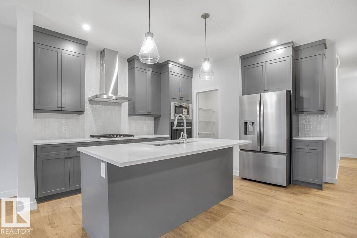 Property Photo:  3542 Erlanger Link NW  AB T6M 1J5