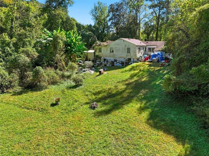 Property Photo:  1701 Moores Mill Road NW  GA 30318