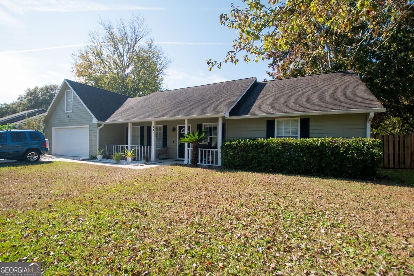 Property Photo:  307 McQueen Circle  GA 31558 