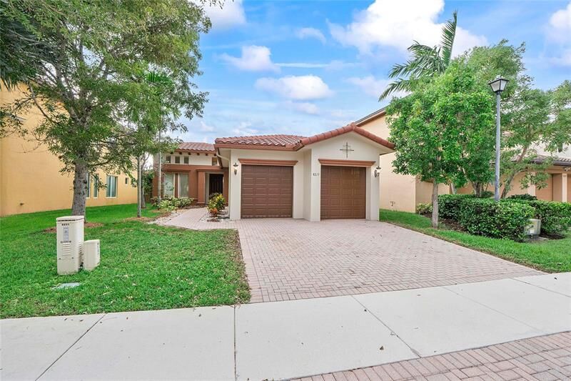 Property Photo:  8215 NW 125th Ln  FL 33076