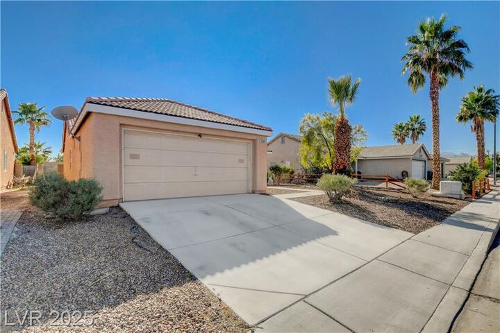 Property Photo: 3503 Slapton Avenue NV 89031