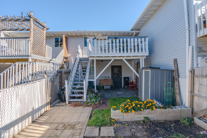 Property Photo:  1401 Collins Avenue  ND 58554