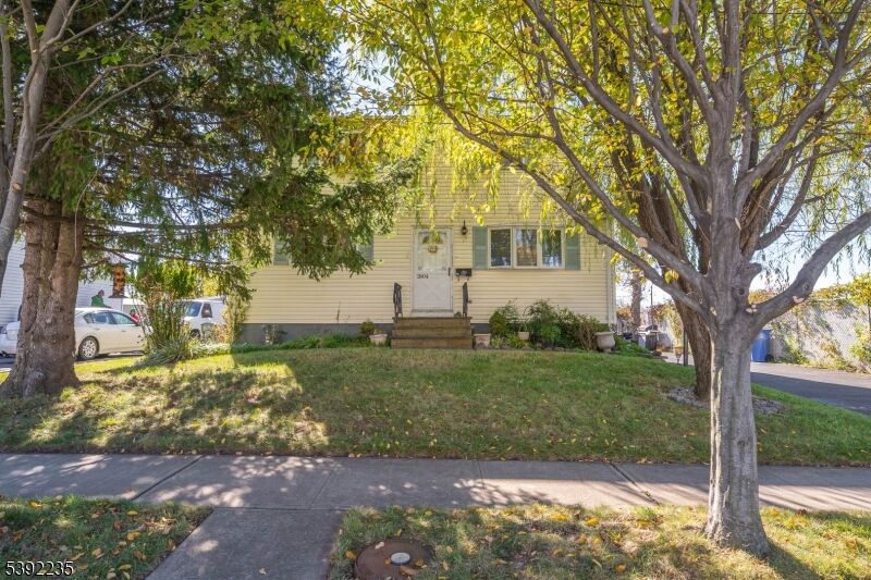 Property Photo:  2604 Parkway Ave 2  NJ 07036 