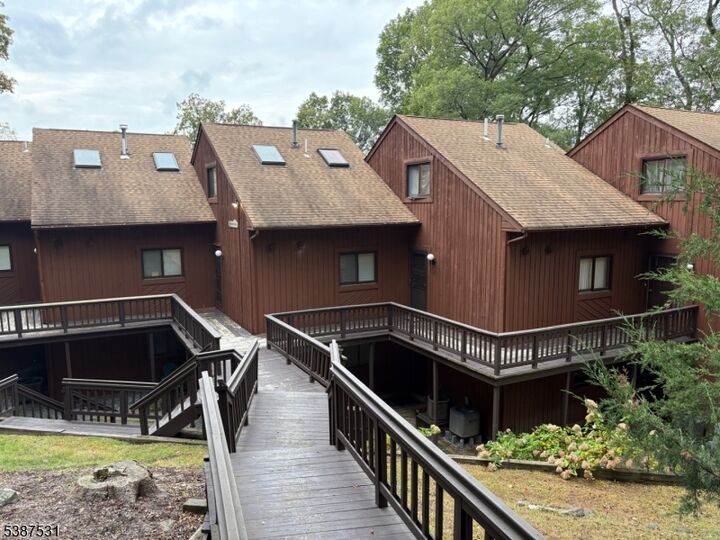 1 Gray Rock Dr 5  Vernon Twp. NJ 07462 photo