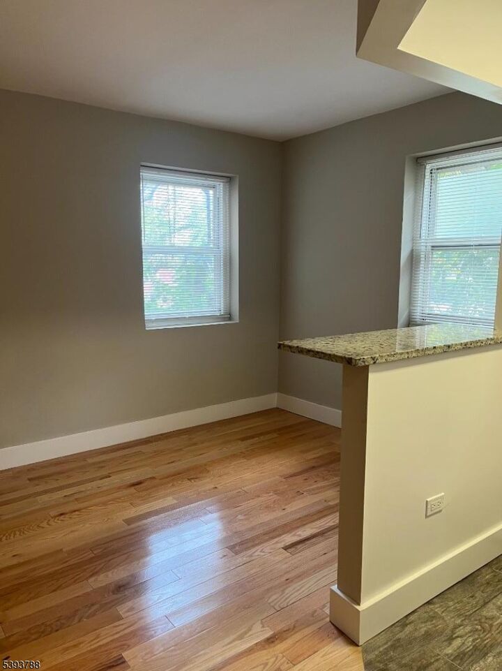 Property Photo:  15 Fairview Ave 6  NJ 07079