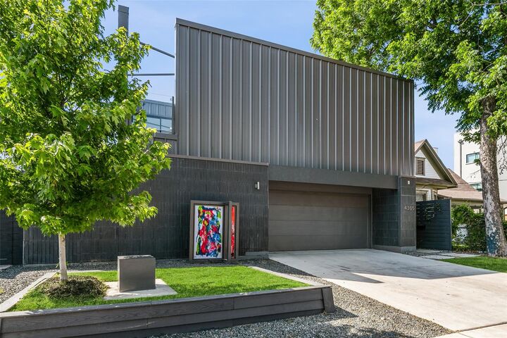 Property Photo: 4305 Roseland Avenue TX 75204