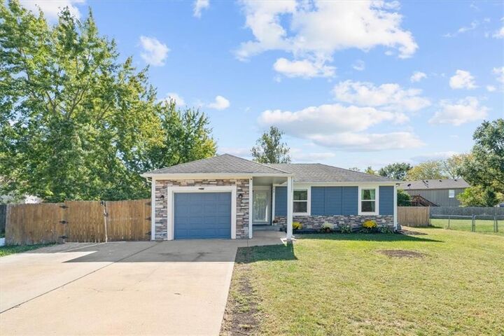 Property Photo:  733 Mc Caffree Circle  KS 66030