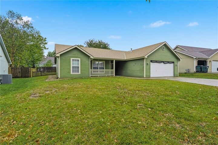 Property Photo:  617 N Salsbury Court  KS 66049 