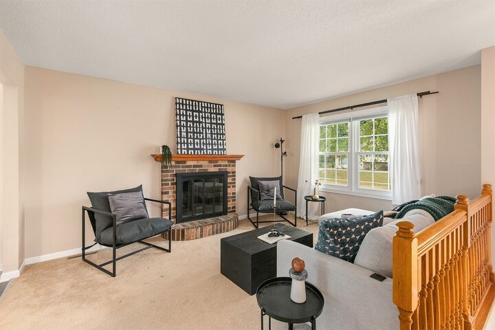 Property Photo:  1014 NW Linden Street  IA 50023