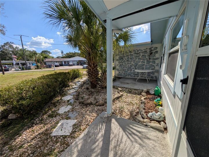Property Photo:  911 60th Avenue W  FL 34207
