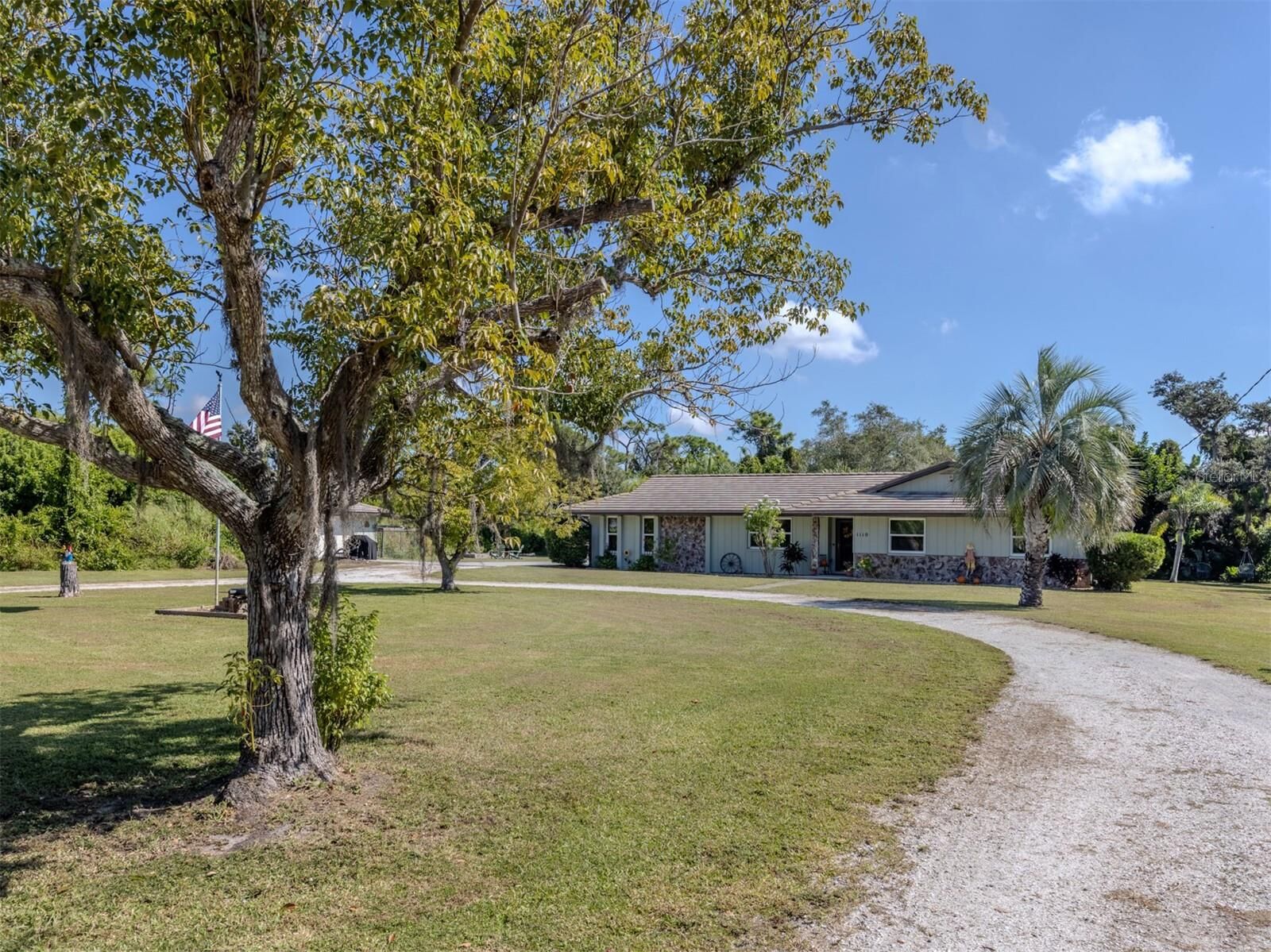 Property Photo:  1110 Gladstone Boulevard  FL 34223 