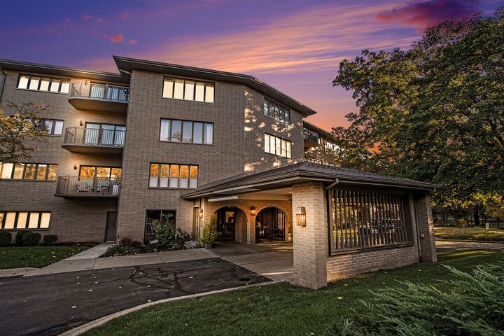 4040 Greenleaf Circle 207  Kalamazoo MI 49008 photo