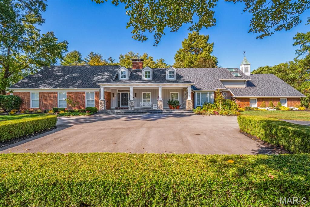 Property Photo:  13527 Royal Glen Drive  MO 63131