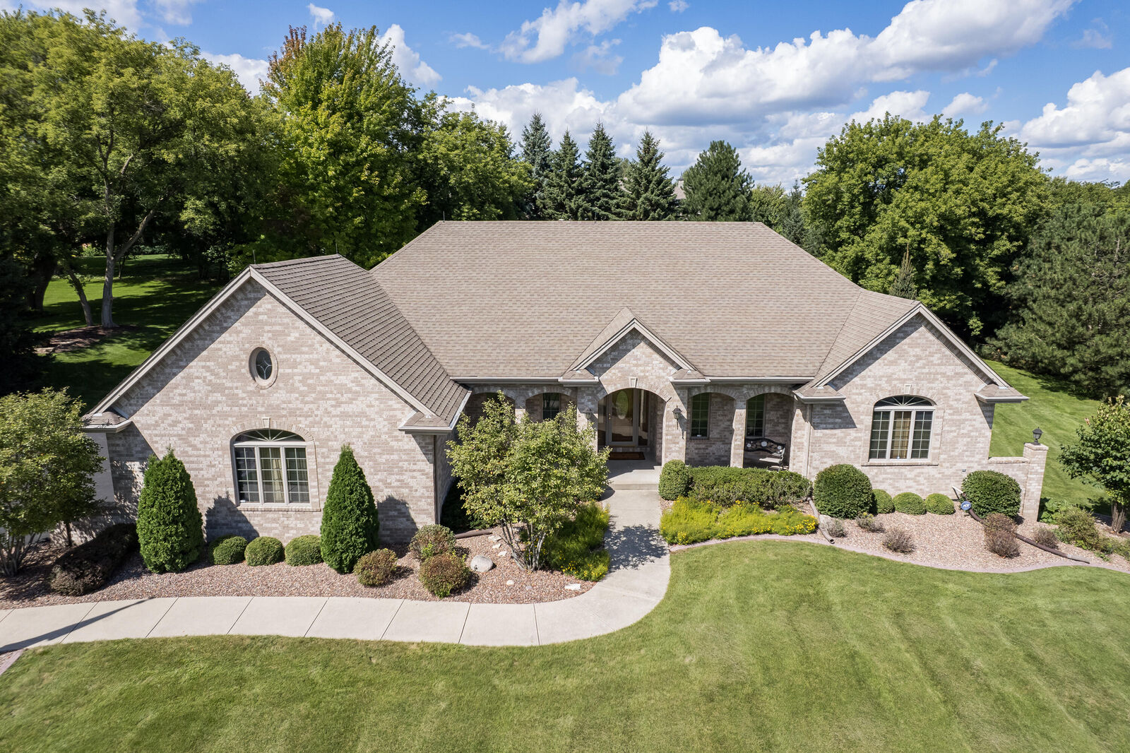 Property Photo:  N25w30832 Overlook Ct  WI 53018