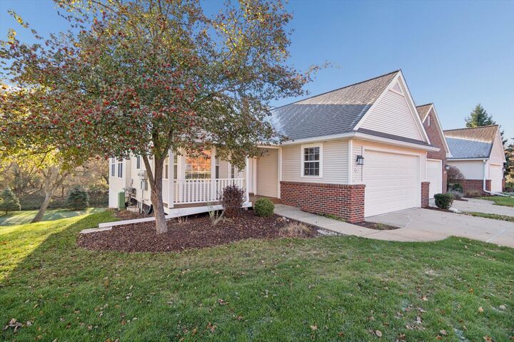 Property Photo: 867 E Barrington Circle MI 49203