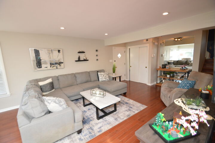 Property Photo:  2610 Sunnyside Avenue  IL 60154