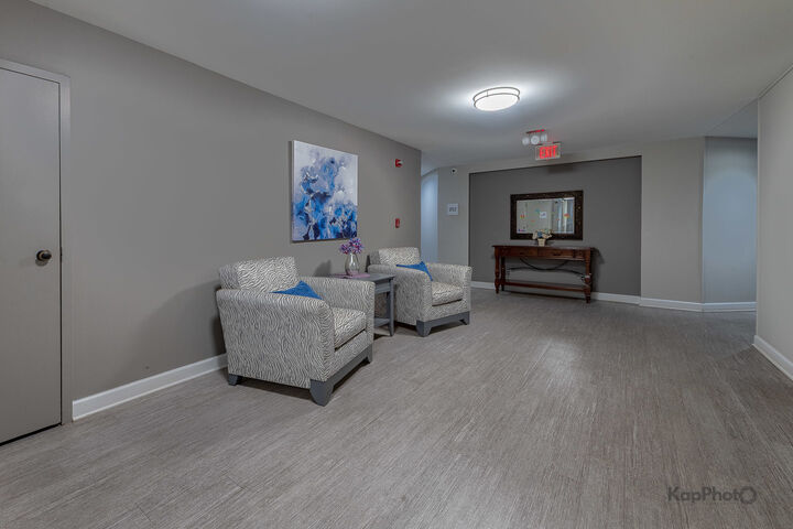 Property Photo:  120 Lakeview Drive 318  IL 60108