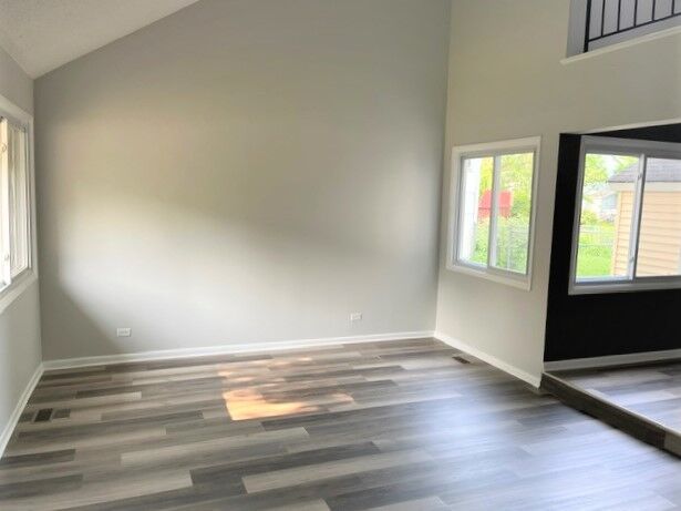 Property Photo:  5711 Ring Court  IL 60133 