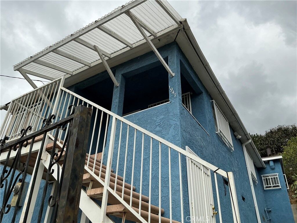 Property Photo:  1947 Delta Street  CA 90026 