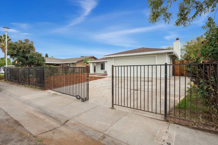 Property Photo:  5890 Tangerine Avenue  CA 95823