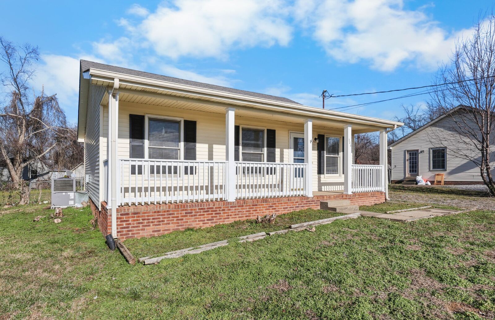 Property Photo:  306 Alan Ct  KY 42262 