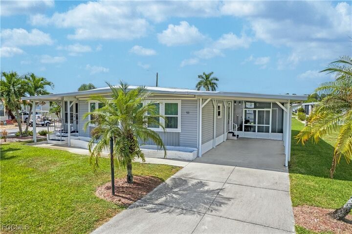 Property Photo:  511 Pine Tree Court  FL 33917