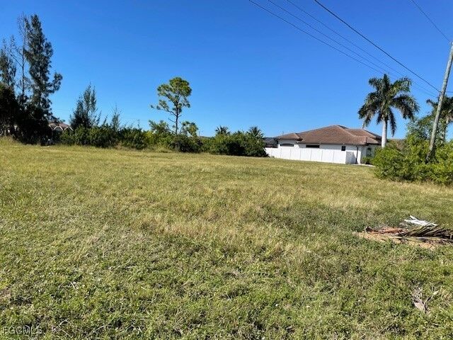 Property Photo: 3712 SW 17th Avenue FL 33914