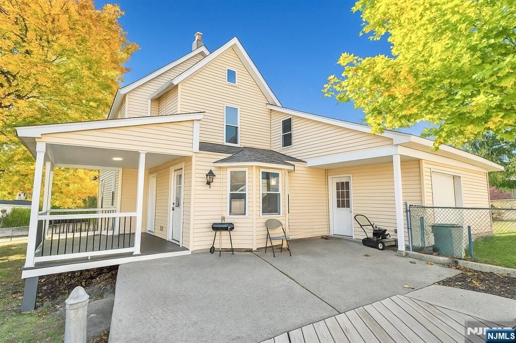 Property Photo:  11 Millbrook Avenue  NJ 07801