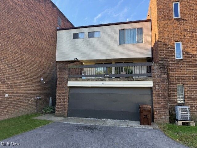 Property Photo:  2069 Penguin Avenue  OH 44319 