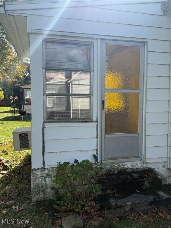 Property Photo:  1291 Haverston Road  OH 44124