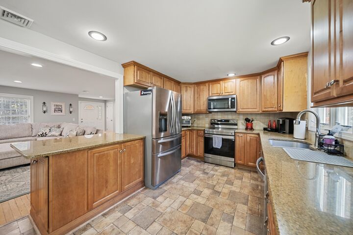 Property Photo: 30 Robbins Road NH 03086