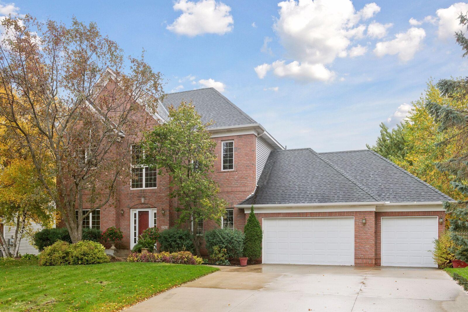 Property Photo:  2263 Stone Creek Lane E  MN 55317