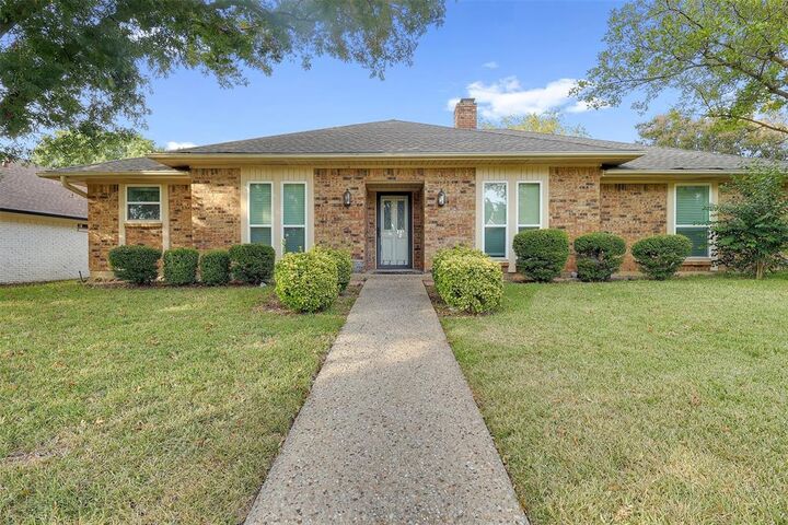 Property Photo:  2213 Silver Holly Lane  TX 75082