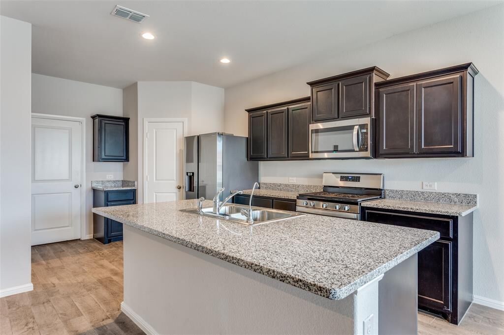 Property Photo:  2424 Edisto Beach Drive  TX 76108 