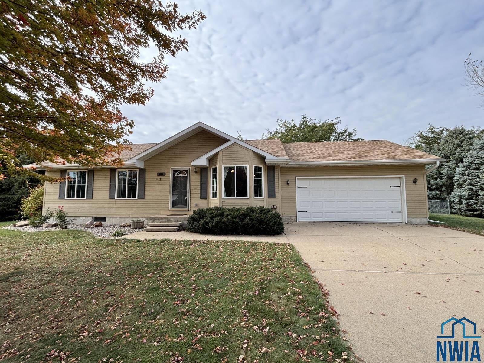 Property Photo:  904 Shannon Drive  SD 57038