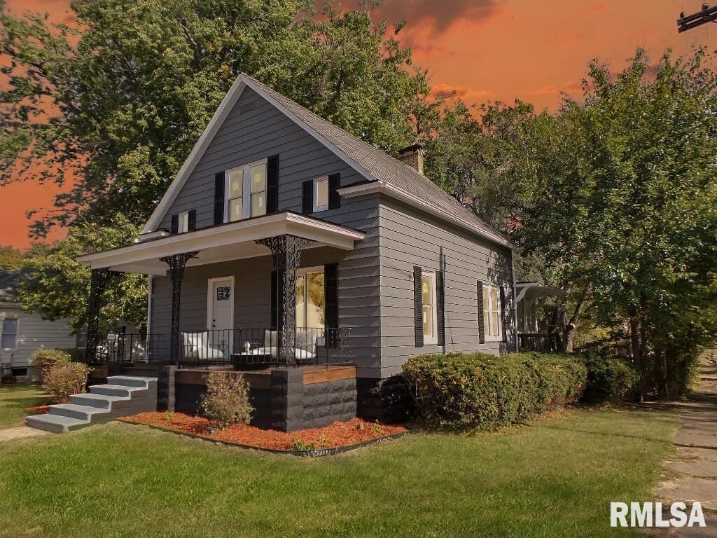 Property Photo: 1404 N Logan Street IL 61523