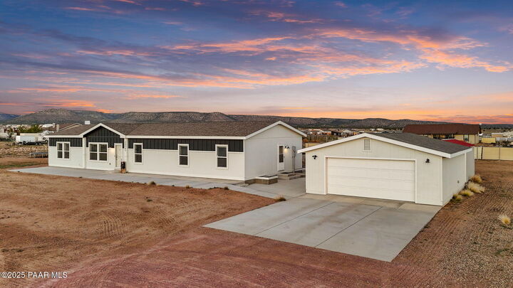 Property Photo:  26243 N Vineyard Lane  AZ 86334