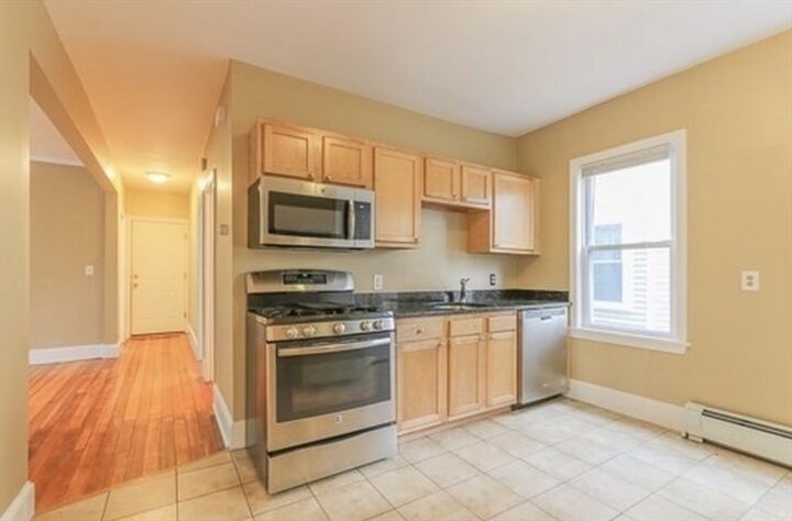 Property Photo:  28 Melbourne St 2  MA 02124 