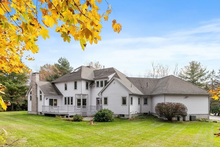 Property Photo:  4 Hazelwood Circle  MA 01810